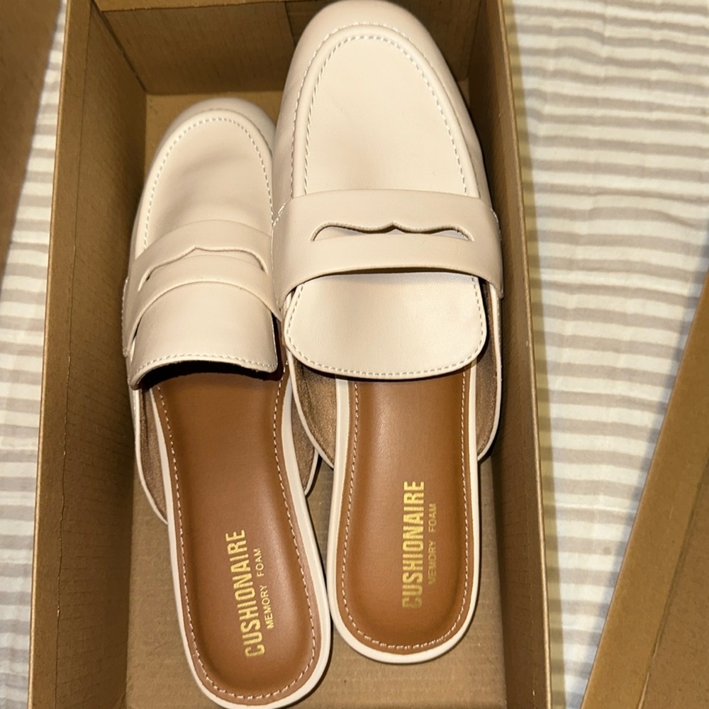 Women’s cushionaire memory foam 8.5 new